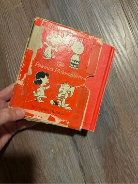 The Peanuts Philosophers- Hallmark- 4 books, good condition (case worn as shown)